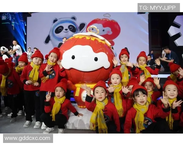 姚明与万茜携手共创精彩时刻见证体育与艺术的完美交融