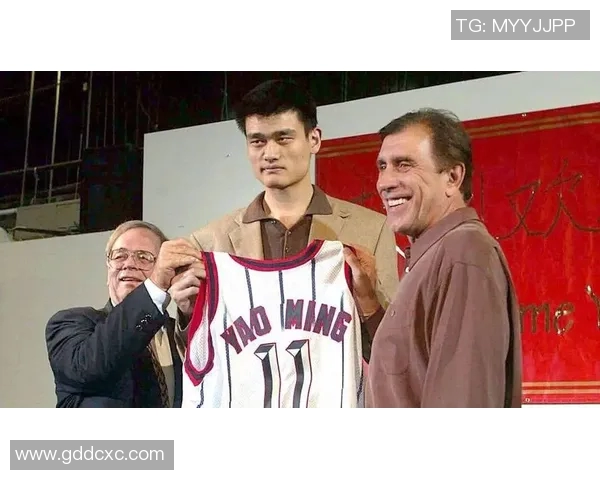 姚明在NBA评论中的独特视角与影响力分析