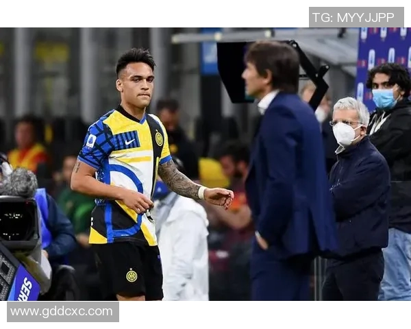 35号球衣的传奇足球明星盘点与他们的辉煌成就解析