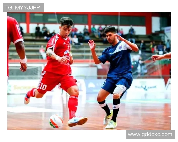 足球明星独特技巧揭秘视频带你领略足球场上的精彩瞬间与绝妙玩法