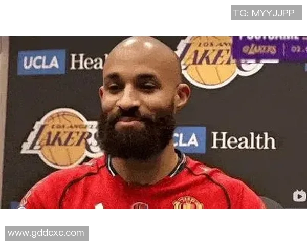 篮球明星转会动态揭秘新赛季球队重组背后的秘密与影响分析