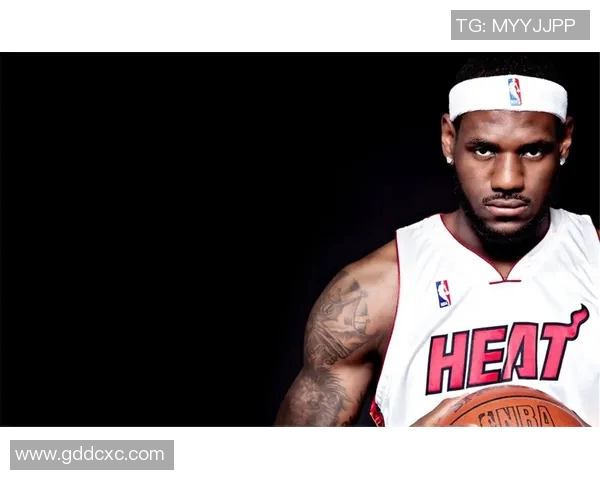 专属篮球明星的崛起与影响力分析：从赛场到商业的全方位探讨